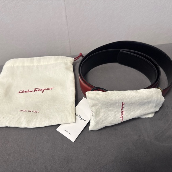 New Salvatore Ferragamo reversible adjustable Belt with double Gancini buckle. - Picture 9 of 9